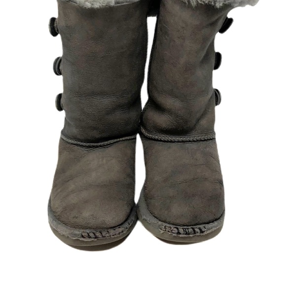 UGG Girls Bailey Button Triplet Gray Boots Size 2 - Picture 3 of 11